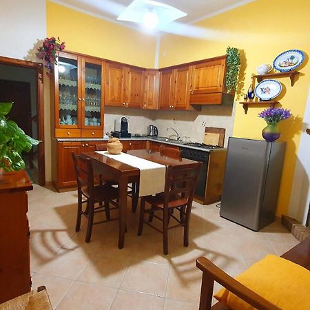 Su Carreri Bed & Breakfast Armungia ภายนอก รูปภาพ