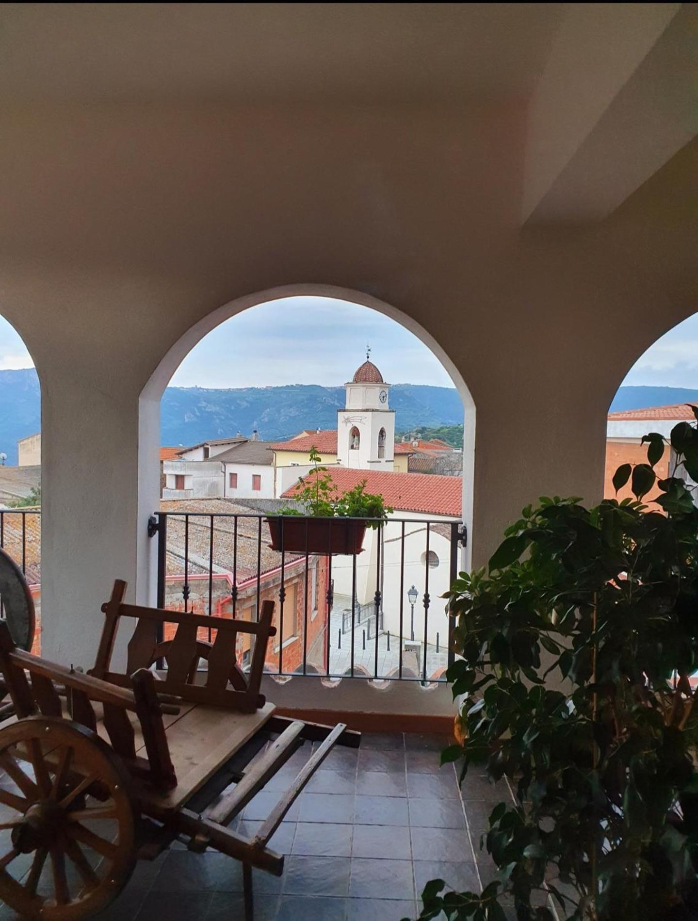 Su Carreri Bed & Breakfast Armungia ภายนอก รูปภาพ