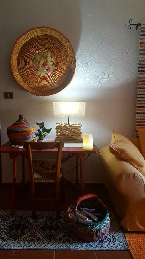 Su Carreri Bed & Breakfast Armungia ภายนอก รูปภาพ